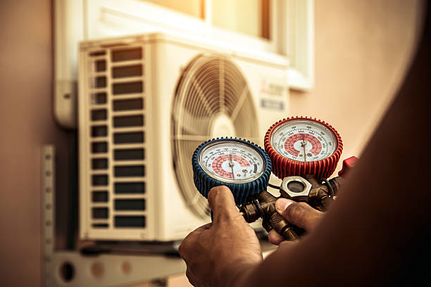 Professional Hvac Installation technician working in Hampstead, NH